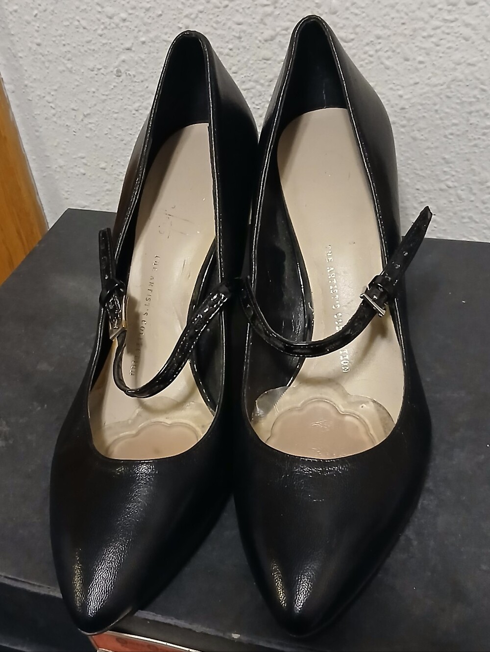 Franco Sarto The Artist's Collection Black Leather Mary Jane Pumps Size 7.5M